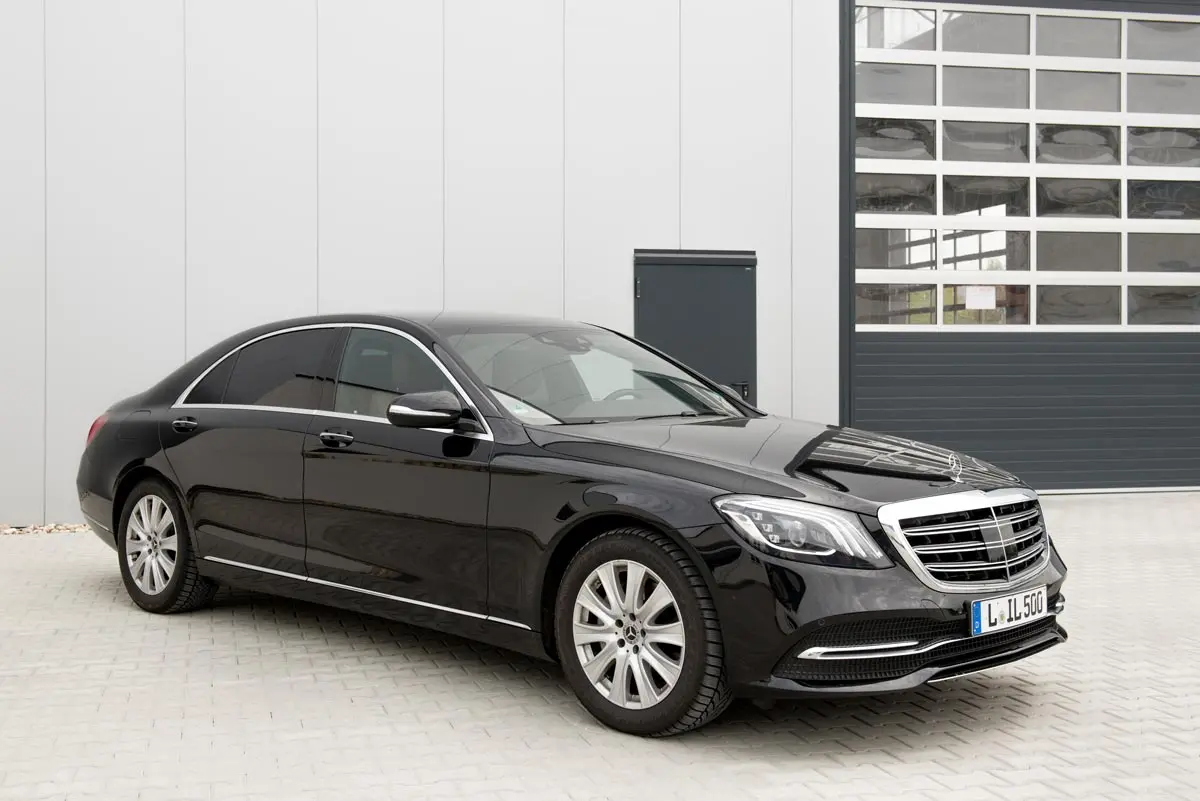 S Klasse Mercedes limousine in Berlin