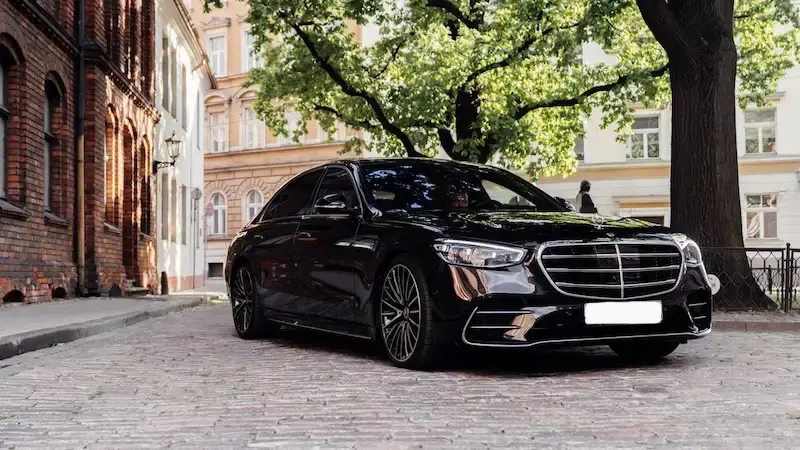 private transfers to airports and train stations