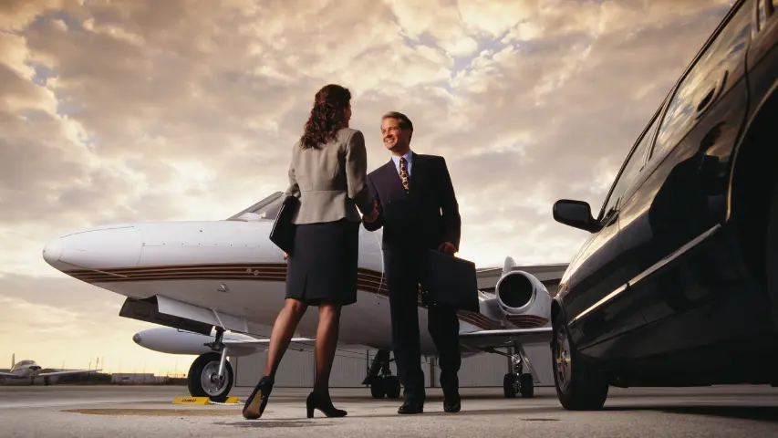 benefits of limo ride to airport